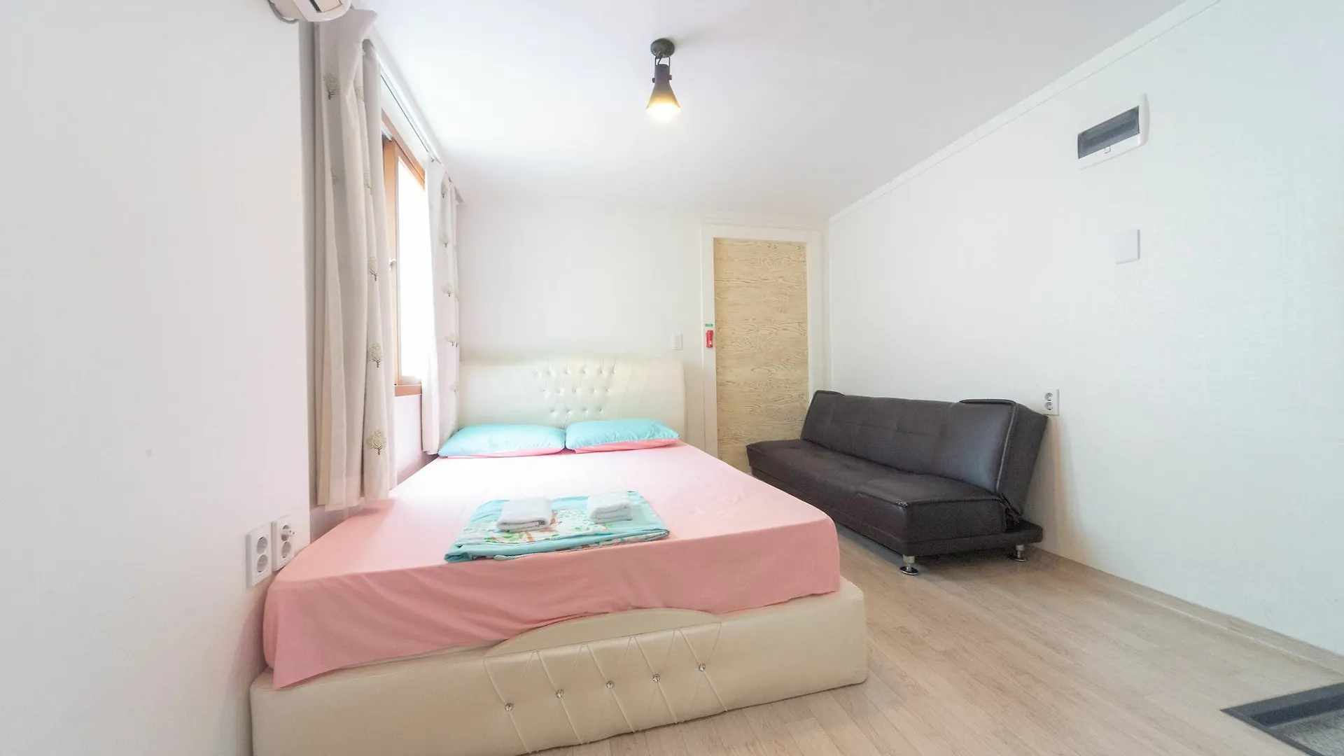 Hotel Sounlin Guesthouse - Caters To Women Seoul