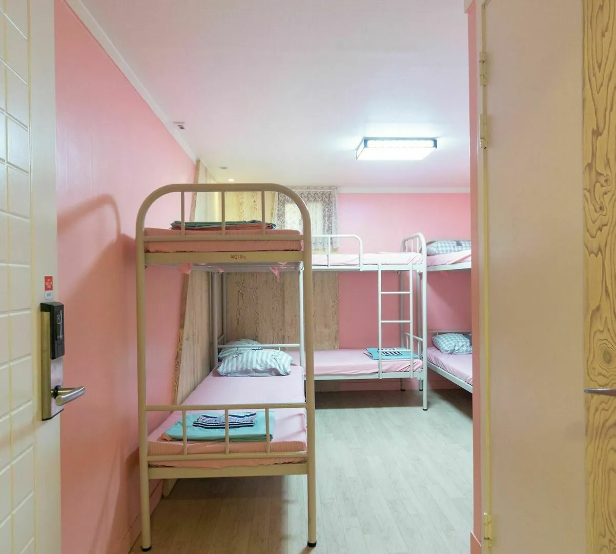 Sounlin Guesthouse - Caters To Women Seoul