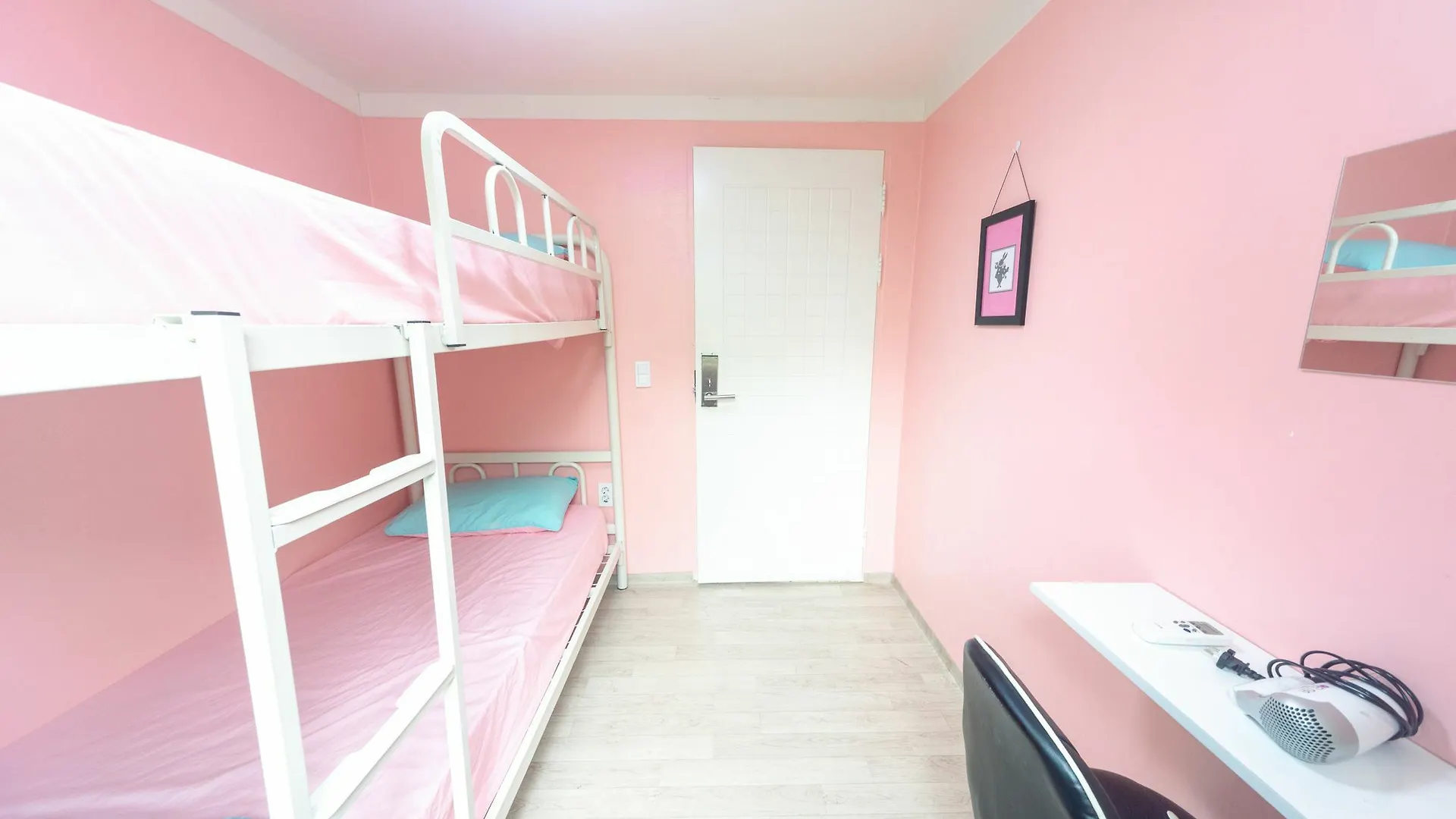Sounlin Guesthouse - Caters To Women Seoul Hotel