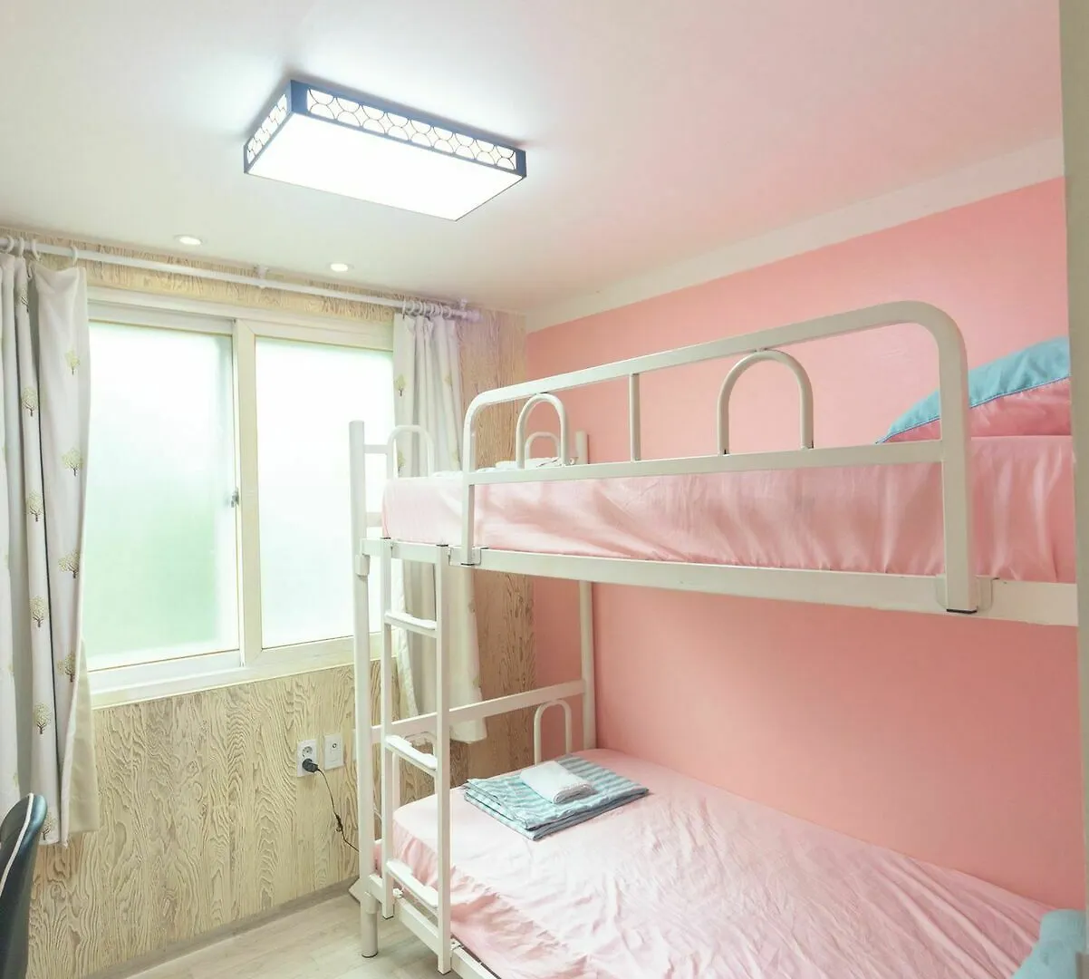 Sounlin Guesthouse - Caters To Women Seoul Hotel