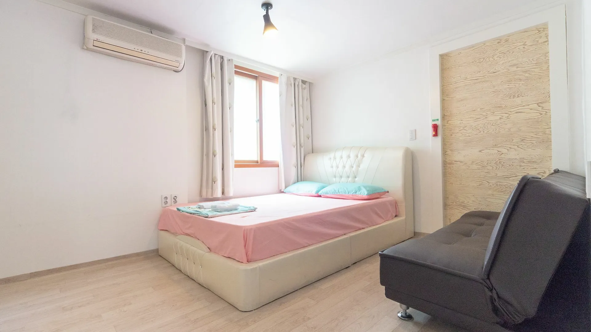 Hotel Sounlin Guesthouse - Caters To Women Seoul